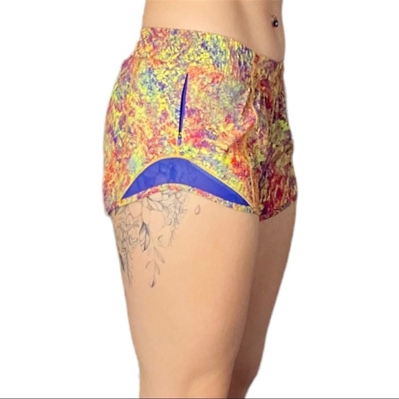 Lululemon Seawheeze 2019 Hotty Hot short size 4 - Picture 1 of 8